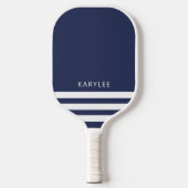 Moderne marineblauwe strepes gepersonaliseerd pickleball paddle (Voorkant)