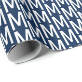 Moderne marineblauwe witte monogram verjaardag cadeaupapier (Rol Hoek)