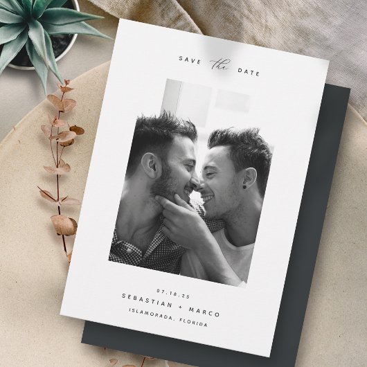 Moderne minima | Eenvoudige elegante verticale fot Save The Date