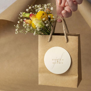 Moderne minimaal elegante script monogram bruiloft ronde sticker