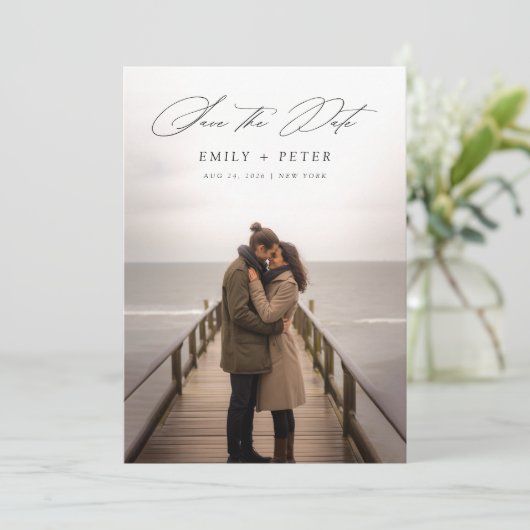 Moderne Minimal Script Photo Wedding Sla de datum Kaart (Staand voorkant)