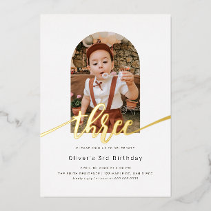 Moderne minimale Arch Foto 3rd Birthday Folie Uitnodiging
