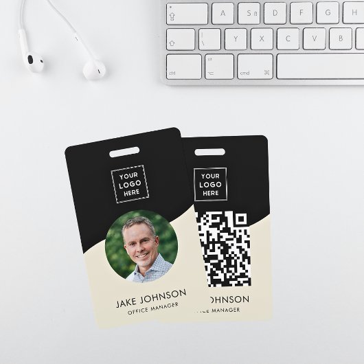 Moderne minimale beige medewerker QR-code-badge Badge