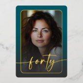 Moderne minimale Blauwgroen foto veertigste verjaa Folie Uitnodiging (Voorkant)