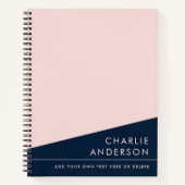Moderne minimale donkerblauwe en roze aangepaste n notitieboek (Voorkant)