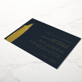 Moderne, minimale donkerblauwe goudverf bruiloft folie uitnodiging (Gedraaid)