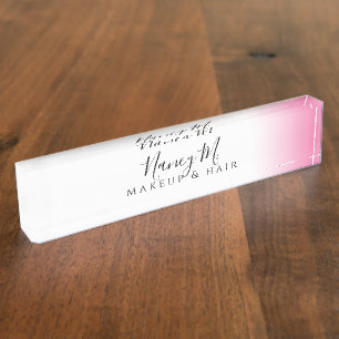 Moderne minimale gradiëntroze witte make-up & haar naambordje