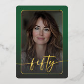 Moderne minimale groene foto 50ste verjaardag folie uitnodiging (Voorkant)