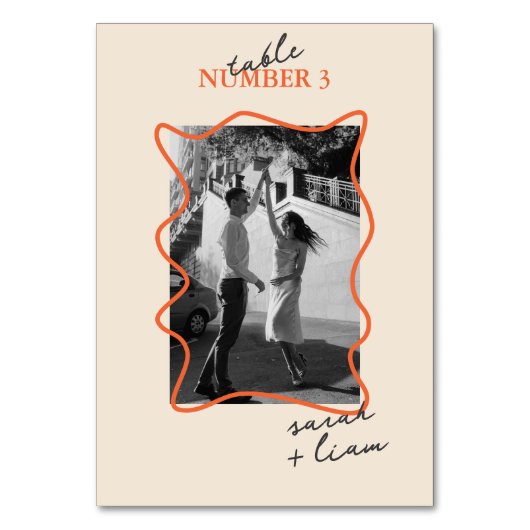 Moderne minimale kleurrijke beige | Tabelnummer Ka Kaart (Voorkant)