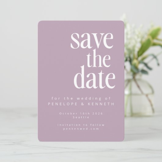 Moderne, minimale Lila, eenvoudige weddenschap Save The Date (Staand voorkant)