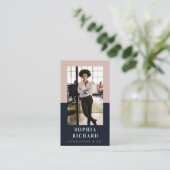 Moderne minimale roze & marine zakelijke foto QR-c Visitekaartje (Staand voorkant)
