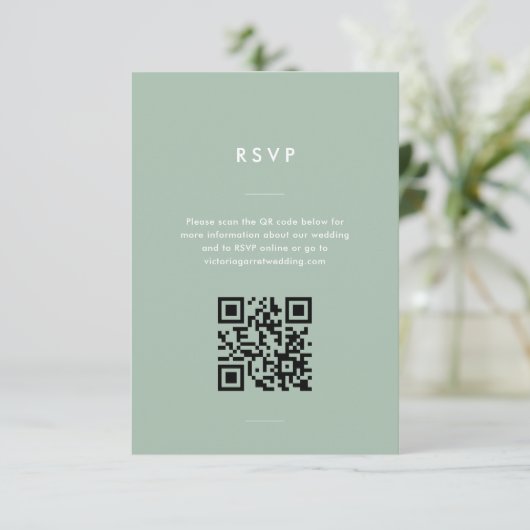 Moderne Minimale Sage Groene Script Bruiloft RSVP Kaartje (Staand voorkant)