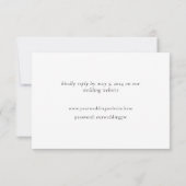 Moderne minimale script kalligrafie bruiloft onlin RSVP kaartje (Achterkant)