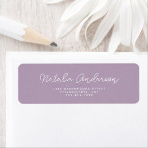 Moderne Minimale Typografie Casual Script Plum Etiket