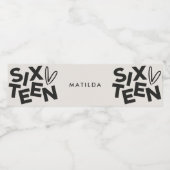 Moderne minimale vette typografie 16e verjaardag waterfles etiket (Enkel label)