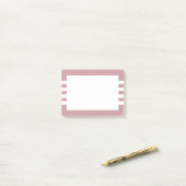 Moderne, minimale witte mosterd roze strepen post-it® notes (Op bureau)