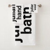 Moderne, minimale zwarte witte naam en etiket bad handdoek (Insitu)