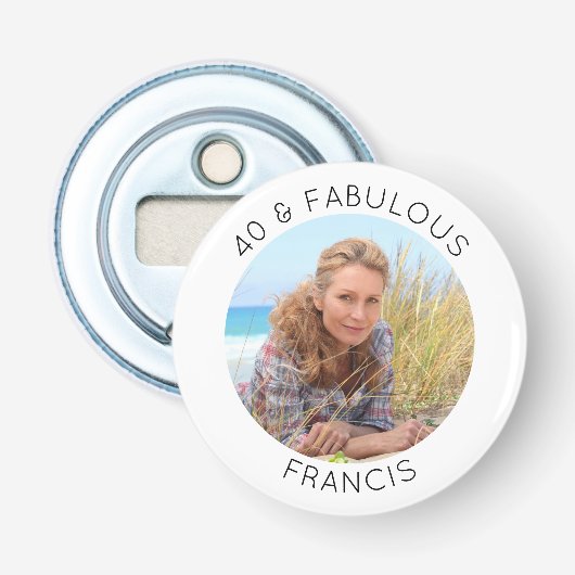Moderne minimalistische 40 & fantastische foto button flesopener (Voorkant)