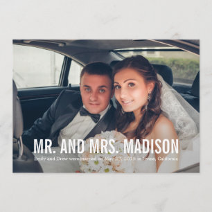 Moderne minimalistische aankondiging van het huwel