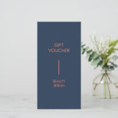 Moderne Minimalistische Blauwe QR Code Cadeaubon (Staand voorkant)