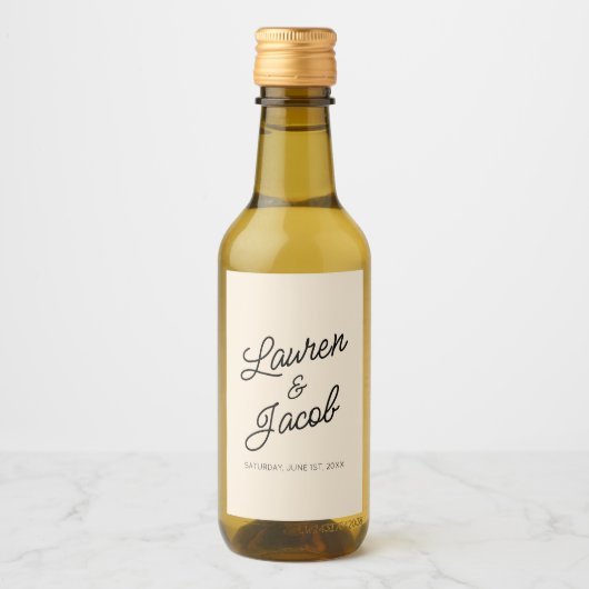 Moderne minimalistische champagne bruiloft mini wijn etiket (Voorkant)