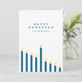 Moderne minimalistische Chanoeka-kaars wit en Blau Feestdagenkaart (Staand voorkant)