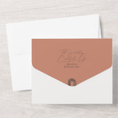 Moderne Minimalistische Chic Terracotta Roest Huwe All In One Uitnodiging (Achterkant)