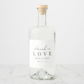 Moderne minimalistische "Drink in liefde" bruiloft Likeurfles Etiket (Voorkant)