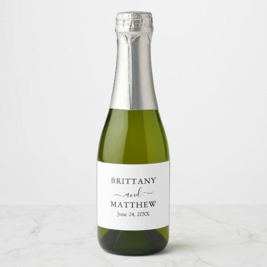 Moderne minimalistische eenvoudige bruiloft mini sparkling wijnetiket (Voorkant)