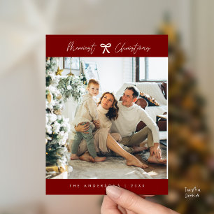 Moderne minimalistische familiefoto, Bourgogne Bow Briefkaart
