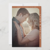 Moderne minimalistische foto bruiloft vet monogram save the date (Achterkant)