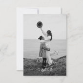 Moderne minimalistische fotobruiloft bespaart datu save the date (Achterkant)