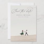 Moderne minimalistische kalligrafie Script foto Save The Date (Voorkant)