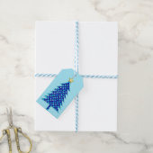 Moderne minimalistische kerstboom met blauwe sterr cadeaulabel (Met Touw)