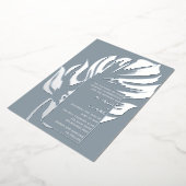 Moderne minimalistische legant monstera lef bruilo folie uitnodiging (Gedraaid)