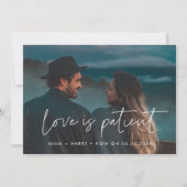 Moderne minimalistische Love is patient trouwupdat Aankondiging (Voorkant)
