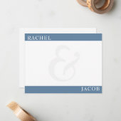 Moderne minimalistische paar's stoffige blauwe bri notitiekaartje (Voorkant / Achterkant in situ)