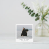 Moderne minimalistische professionele foto QR-code Vierkante Visitekaartje (Staand voorkant)