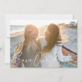 Moderne minimalistische romantische script overlay save the date (Voorkant)