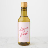 Moderne minimalistische roze rode bruiloft mini wijn etiket (Voorkant)