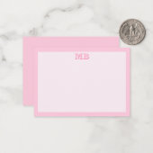 Moderne minimalistische roze typografie Initiaal M Notitiekaartje (Voorkant / Achterkant in situ)