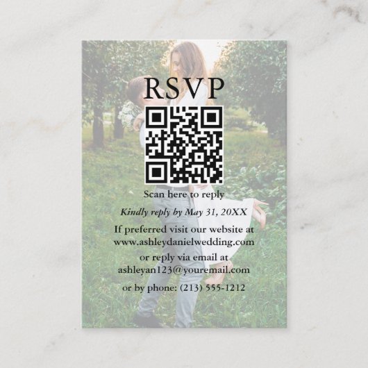 Moderne minimalistische RSVP QR Overlay Photo Informatiekaartje (Voorkant)