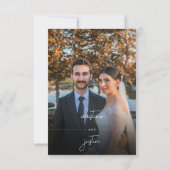 Moderne Minimalistische Script Qr Code Trouwfoto Save The Date (Achterkant)