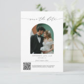 Moderne Minimalistische Script Qr Code Trouwfoto  Save The Date (Staand voorkant)