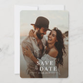 Moderne minimalistische strand foto bruiloft save the date (Voorkant)