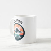 Moderne minimalistische ufo bij zonsondergang koffiemok (Voorkant links)