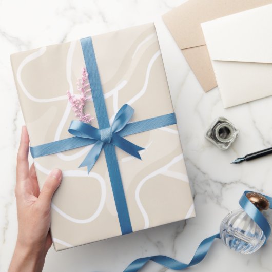 Moderne Minimalistische Zachte Beige Abstracte Pat Cadeaupapier (Geschenken)