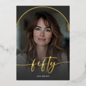 Moderne Minimalistische Zwarte Boog Verjaardag Vij Folie Uitnodiging (Voorkant)