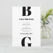 Moderne minimalistische zwarte en witte monogram b save the date (Staand voorkant)