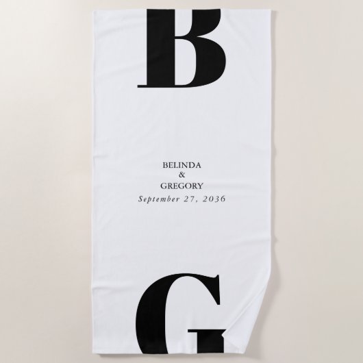 Moderne minimalistische zwarte en witte monogram b strandlaken (Voorkant)